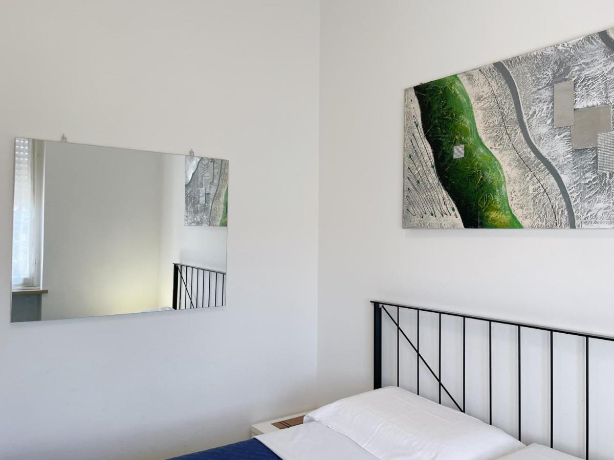 Confortini Rooms Sunday Verona Exterior photo