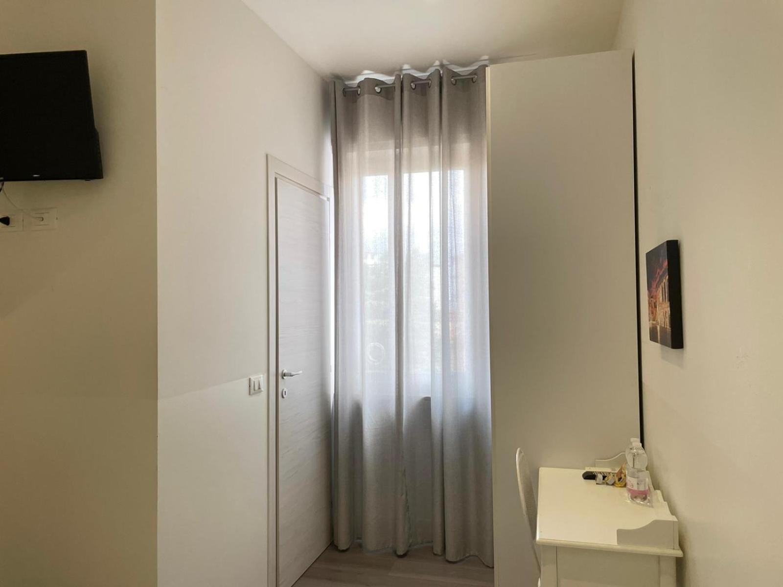 Confortini Rooms Sunday Verona Exterior photo
